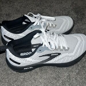 Women’s Brooks
